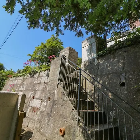 2 Rose Holiday home *